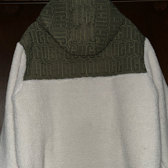 Ugg Sherpa Half Zip Pullover size M - Picture 2 of 4